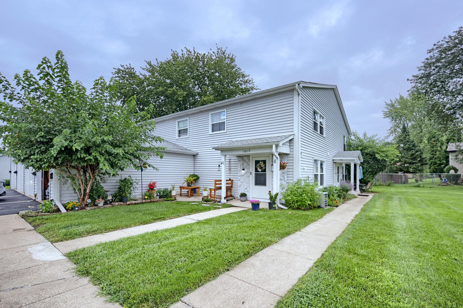 1301 N Glen Circle, #D, Aurora, IL 60506 1301 N Glen Circle, #D, Aurora, IL 60506