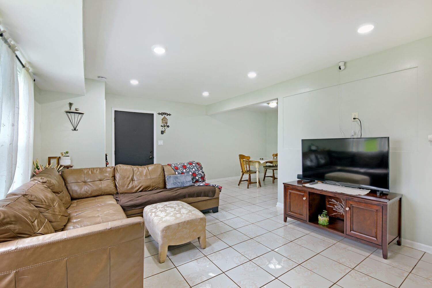 1301 N Glen Circle, #D, Aurora, IL 60506 1301 N Glen Circle, #D, Aurora, IL 60506