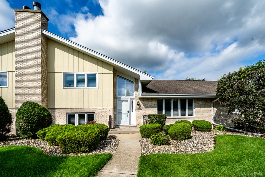 Property photo for 18116 John Charles Drive, Orland Park, IL
