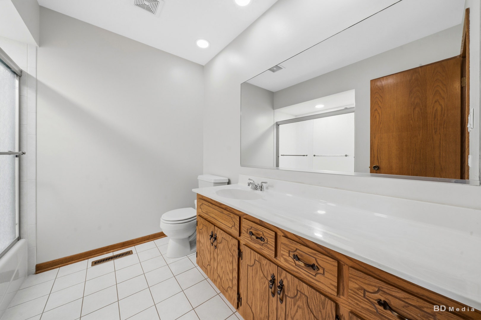 18116 John Charles Drive, Orland Park, IL 60467 Hall Bath 2nd Floor