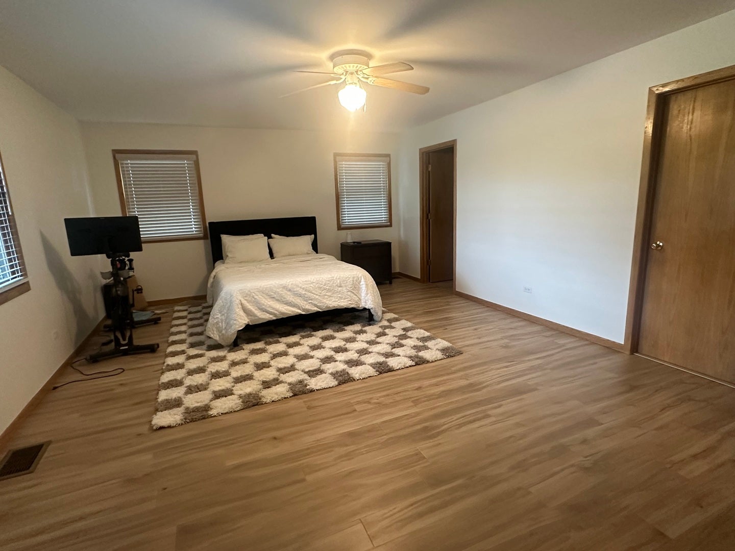 17131 Ozark Avenue, Tinley Park, IL 60477 17131 Ozark Avenue, Tinley Park, IL 60477