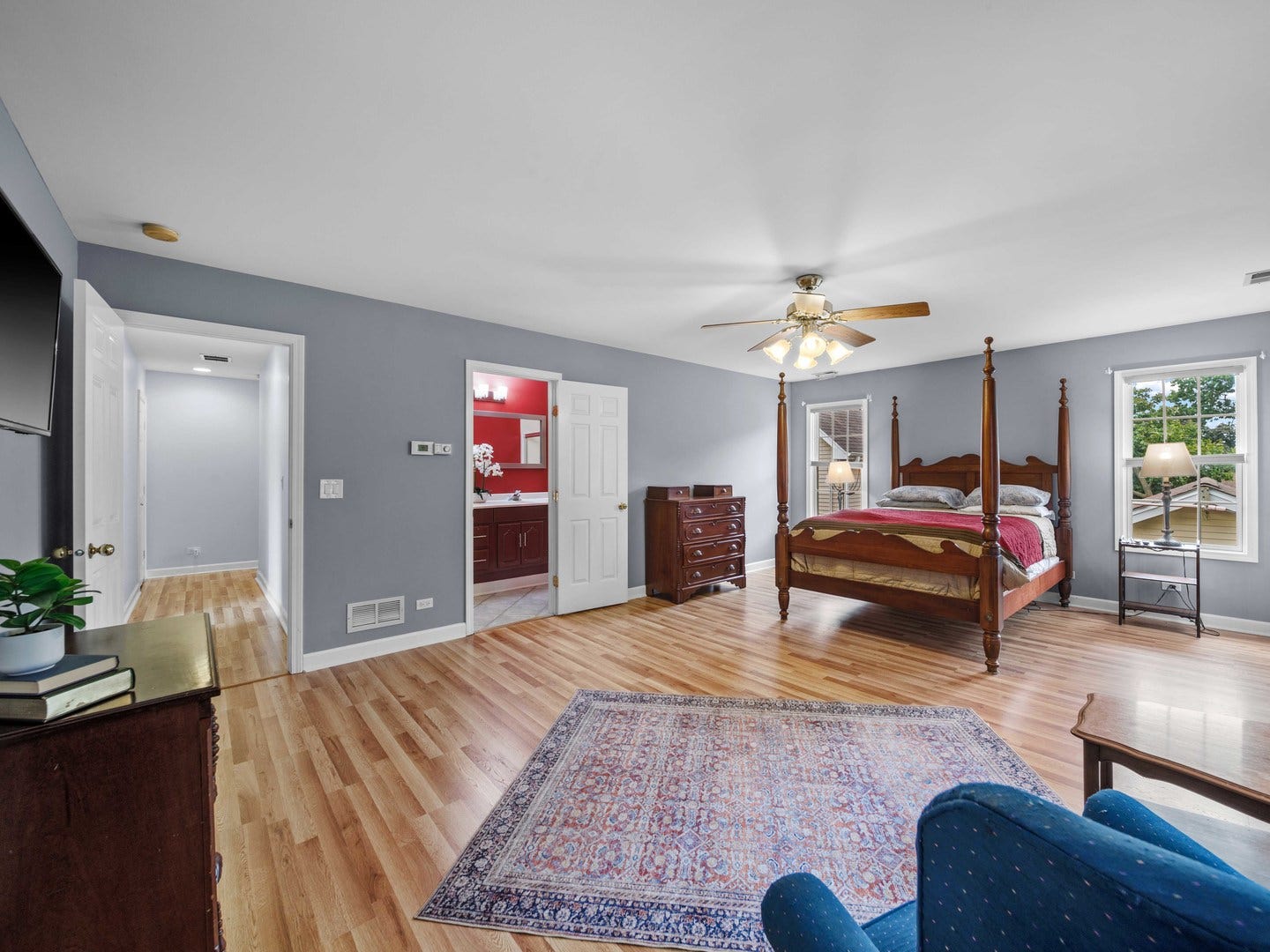 2126 Hickory Court, Glenview, IL 60025 2126 Hickory Court, Glenview, IL 60025