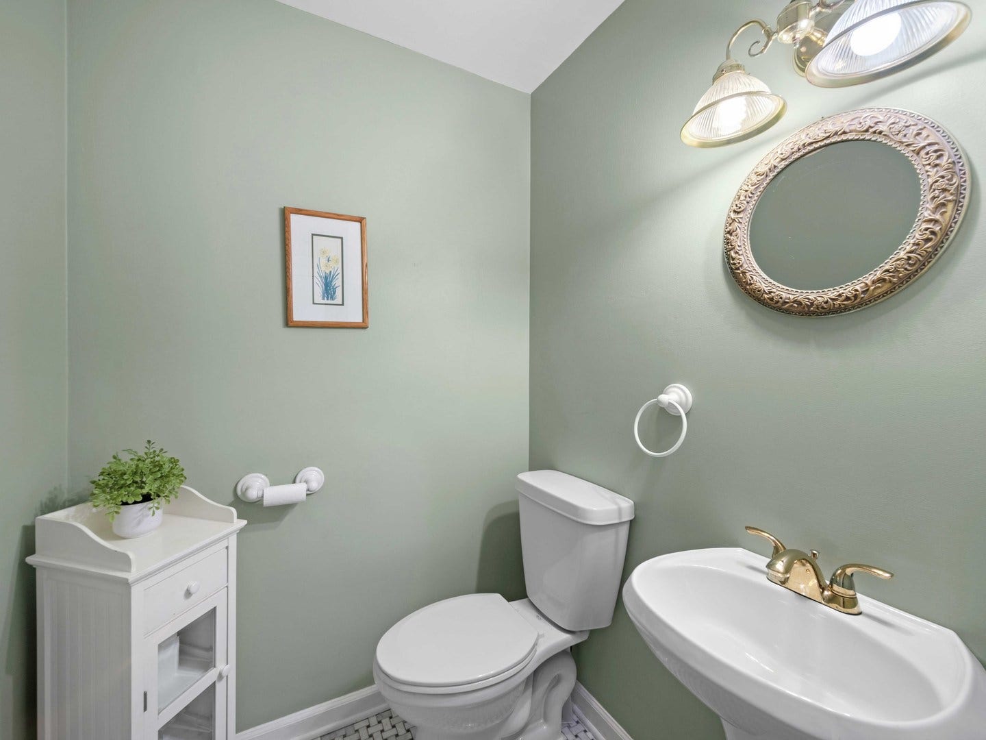 2126 Hickory Court, Glenview, IL 60025 2126 Hickory Court, Glenview, IL 60025