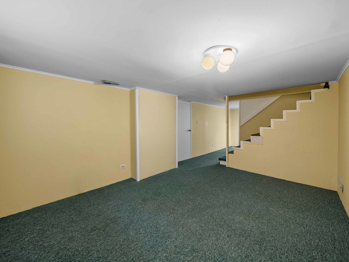 2126 Hickory Court, Glenview, IL 60025 2126 Hickory Court, Glenview, IL 60025