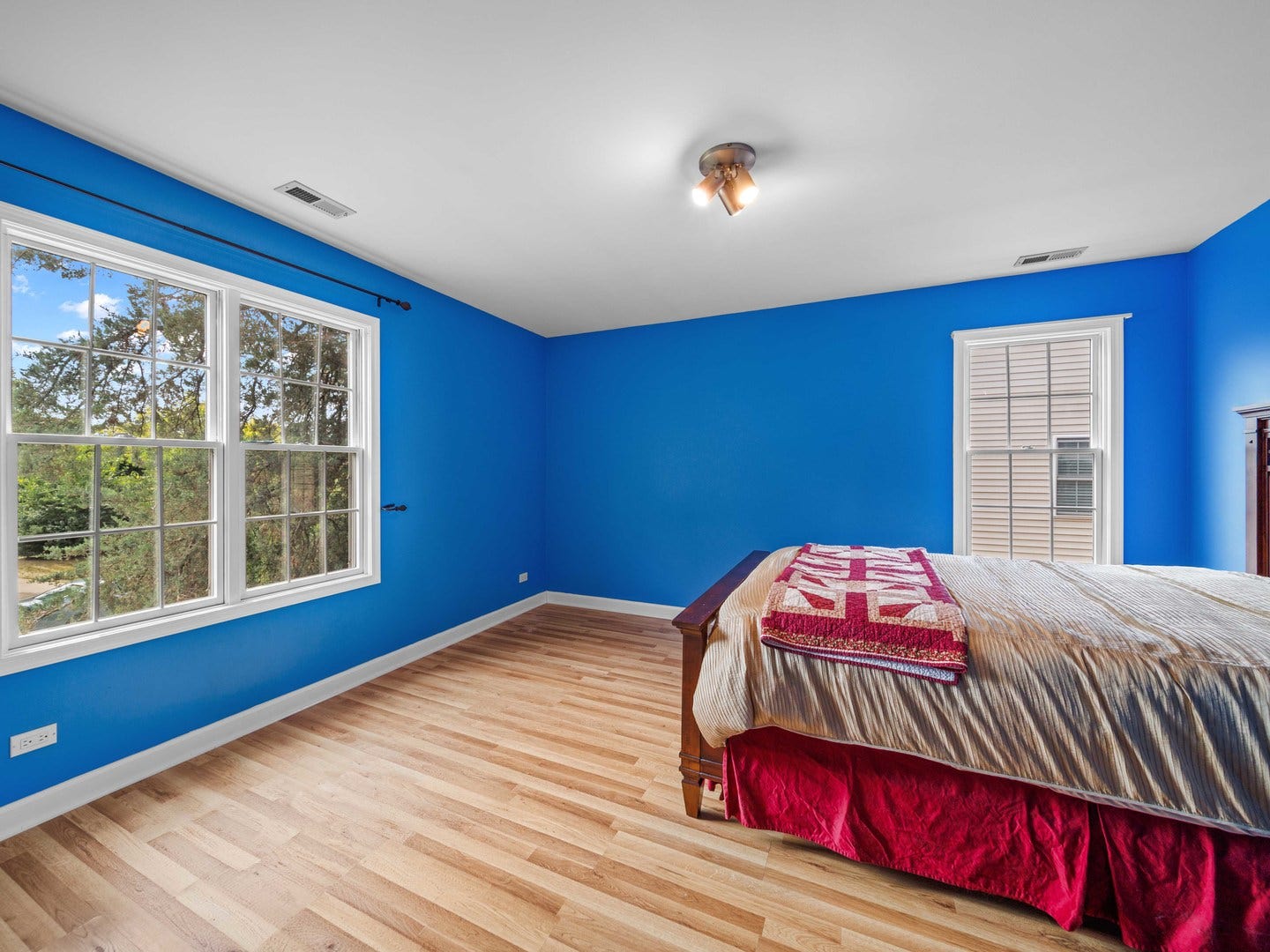 2126 Hickory Court, Glenview, IL 60025 2126 Hickory Court, Glenview, IL 60025