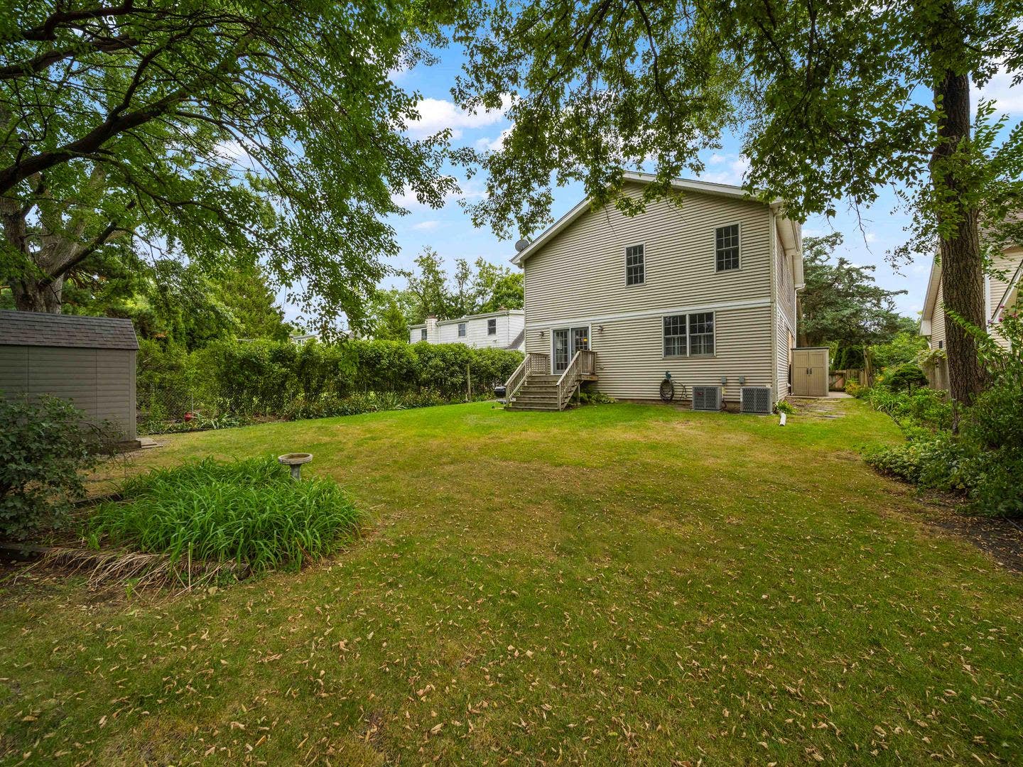 2126 Hickory Court, Glenview, IL 60025 2126 Hickory Court, Glenview, IL 60025