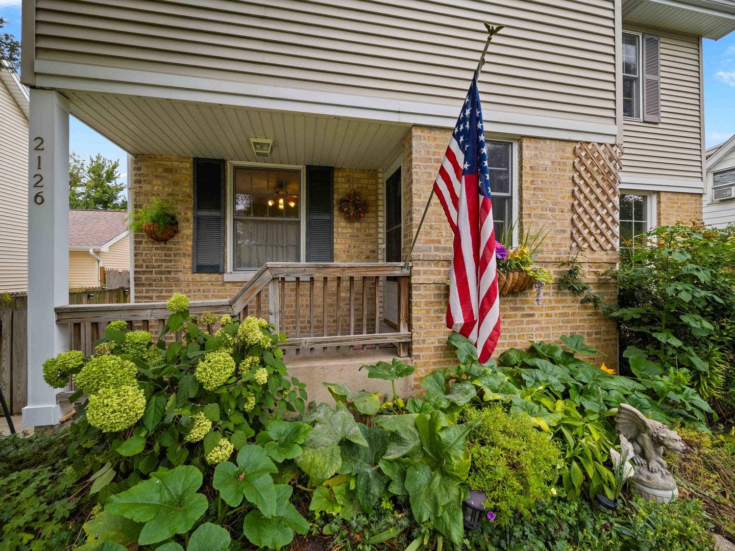2126 Hickory Court, Glenview, IL 60025 2126 Hickory Court, Glenview, IL 60025