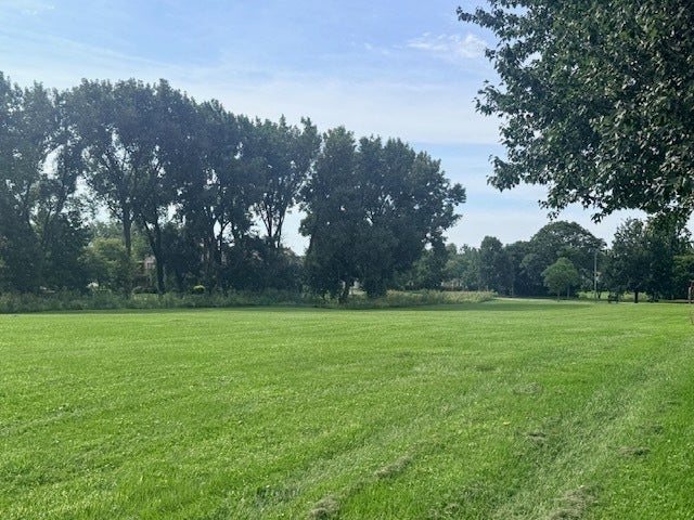 1944 Clyde Drive, Naperville, IL 60565 1944 Clyde Drive, Naperville, IL 60565
