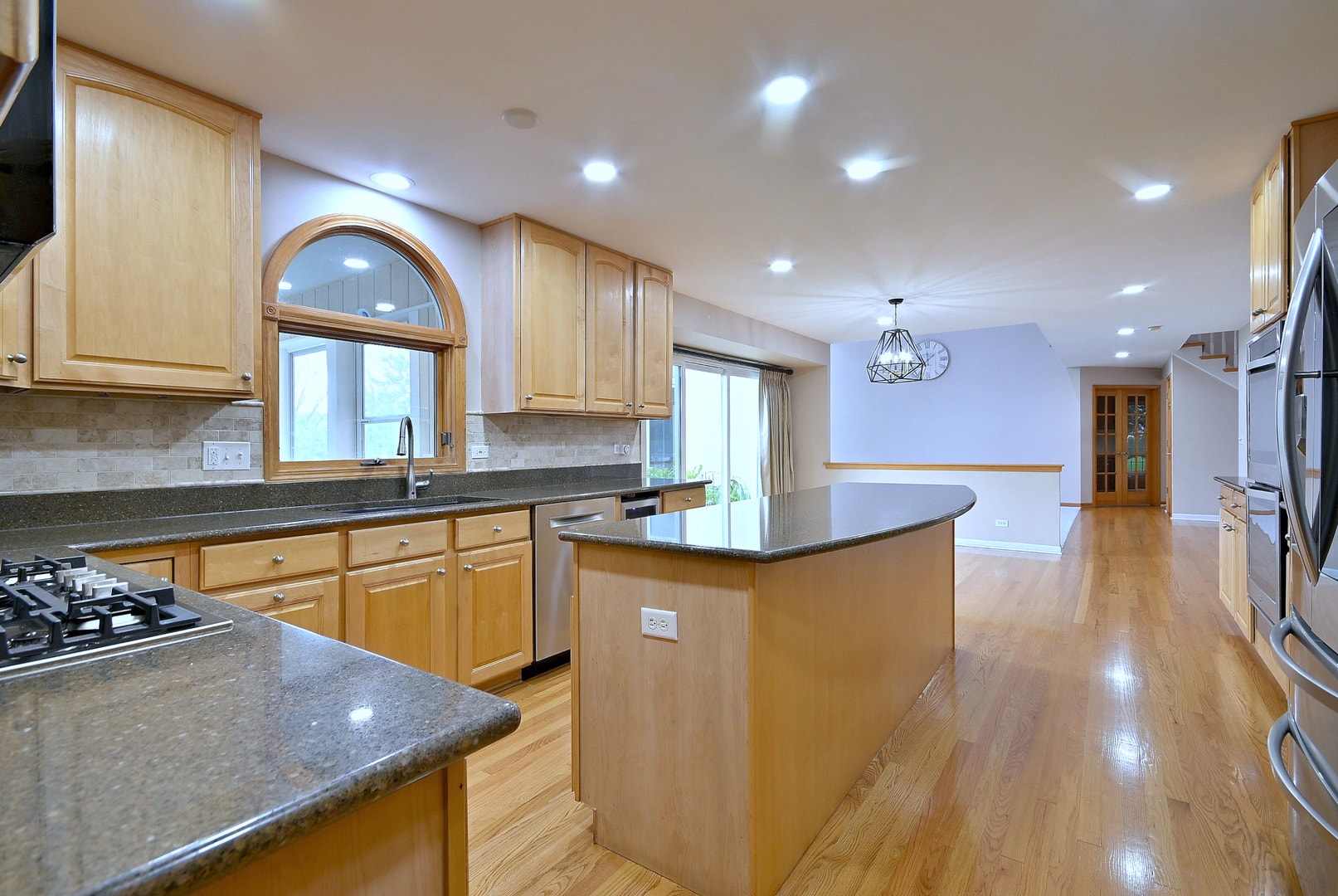 1944 Clyde Drive, Naperville, IL 60565 1944 Clyde Drive, Naperville, IL 60565