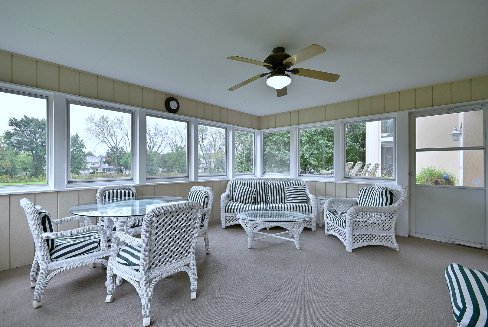 1944 Clyde Drive, Naperville, IL 60565 1944 Clyde Drive, Naperville, IL 60565