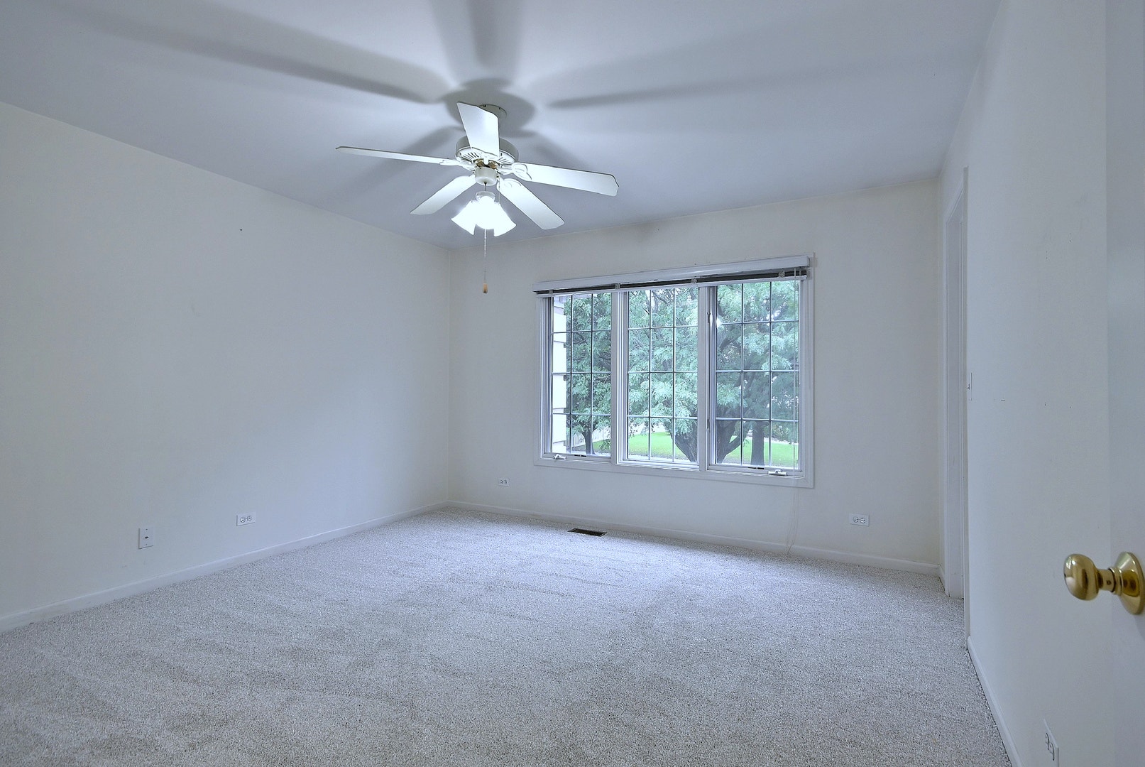 1944 Clyde Drive, Naperville, IL 60565 1944 Clyde Drive, Naperville, IL 60565
