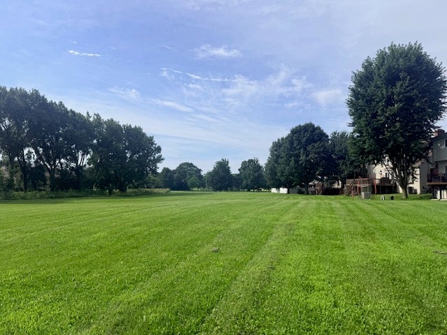 1944 Clyde Drive, Naperville, IL 60565 1944 Clyde Drive, Naperville, IL 60565