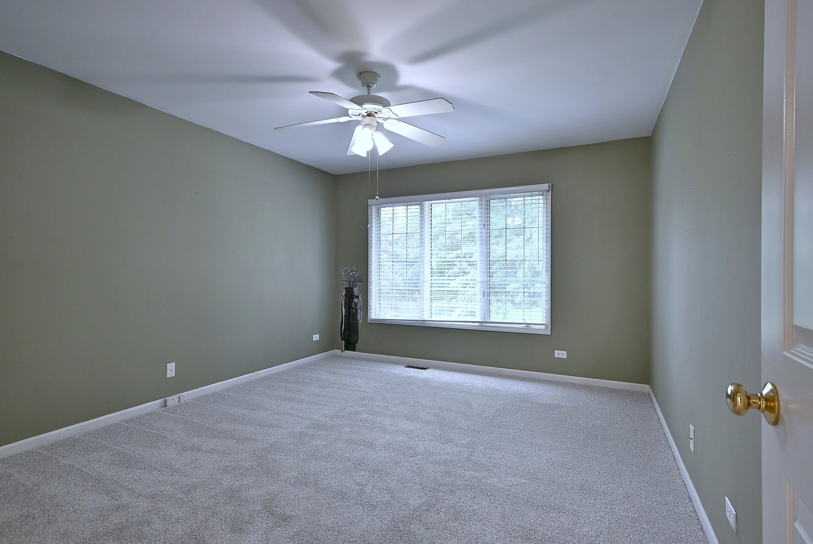 1944 Clyde Drive, Naperville, IL 60565 1944 Clyde Drive, Naperville, IL 60565