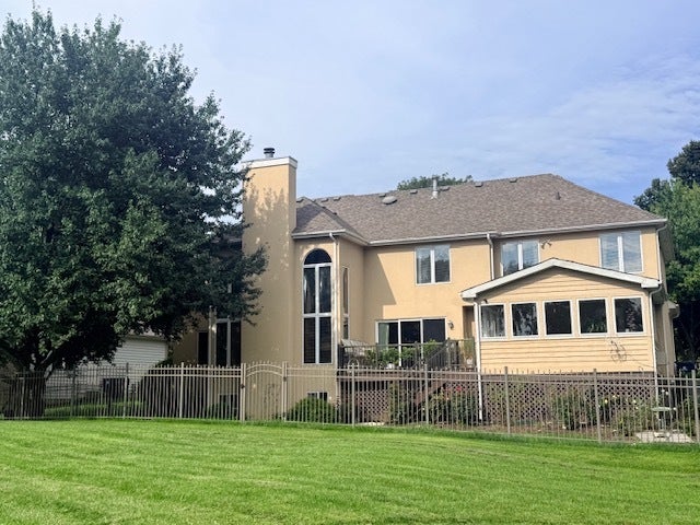 1944 Clyde Drive, Naperville, IL 60565 1944 Clyde Drive, Naperville, IL 60565