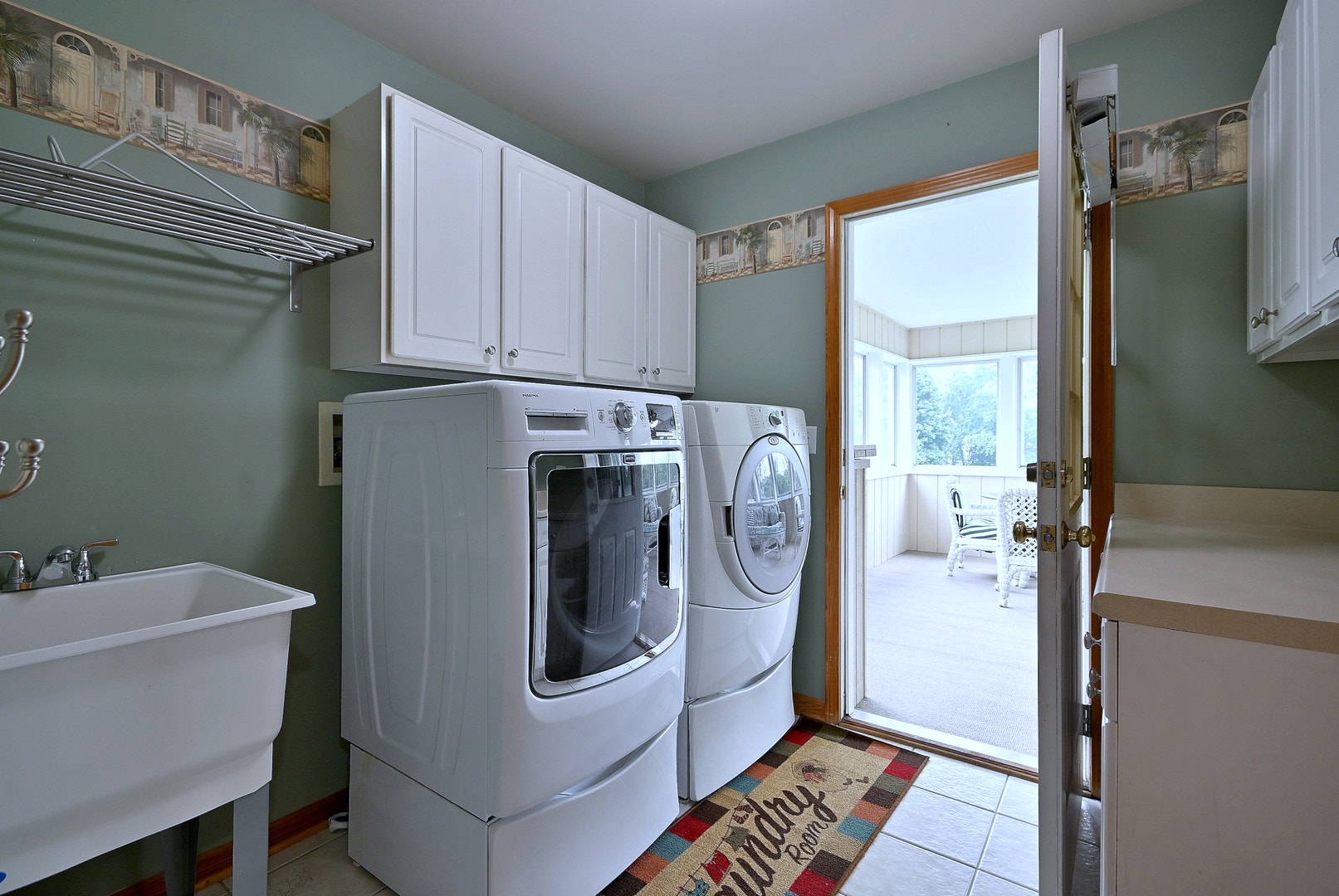 1944 Clyde Drive, Naperville, IL 60565 1944 Clyde Drive, Naperville, IL 60565