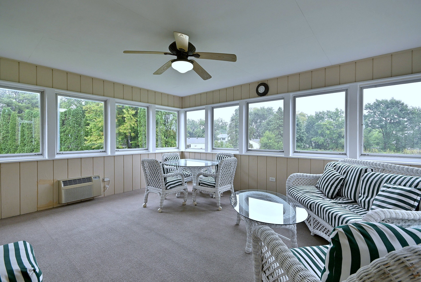 1944 Clyde Drive, Naperville, IL 60565 1944 Clyde Drive, Naperville, IL 60565