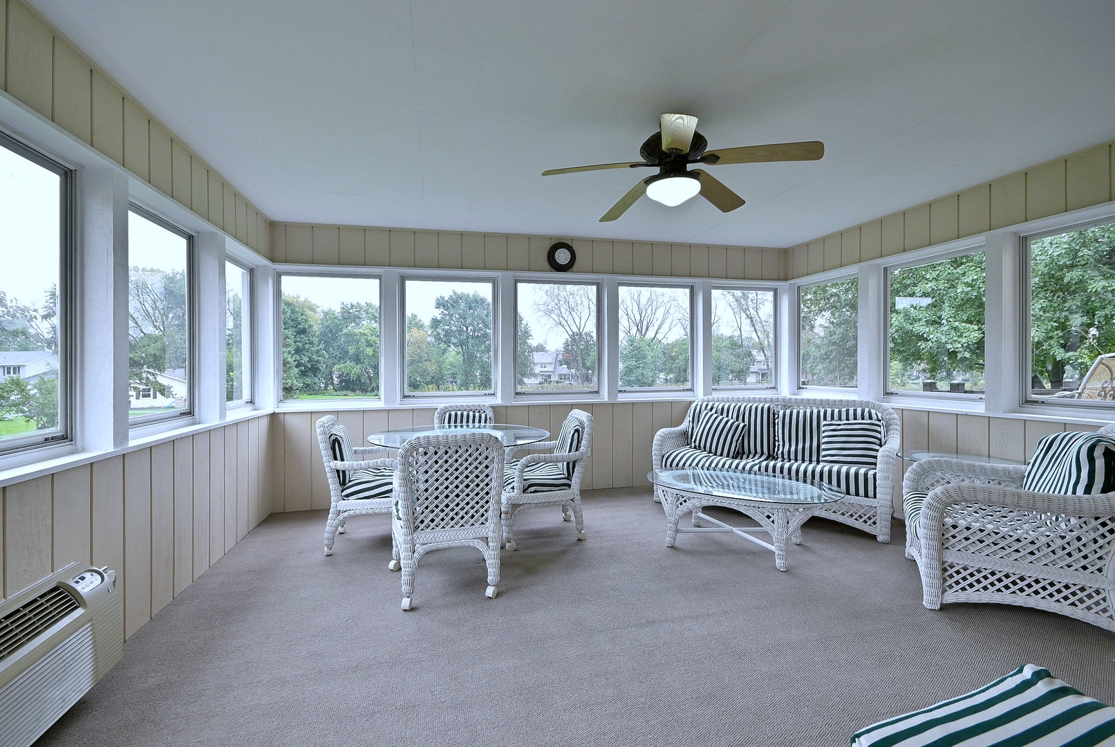 1944 Clyde Drive, Naperville, IL 60565 1944 Clyde Drive, Naperville, IL 60565