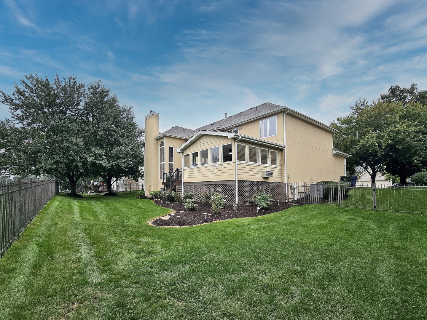 1944 Clyde Drive, Naperville, IL 60565 1944 Clyde Drive, Naperville, IL 60565