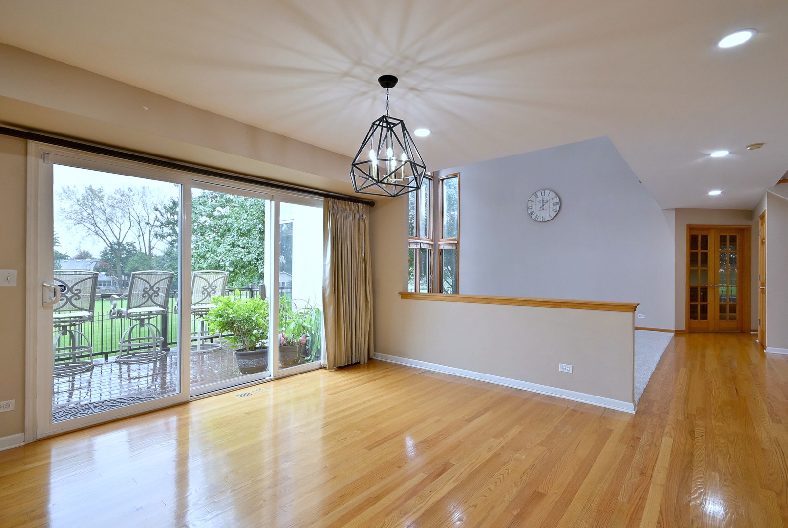 1944 Clyde Drive, Naperville, IL 60565 1944 Clyde Drive, Naperville, IL 60565
