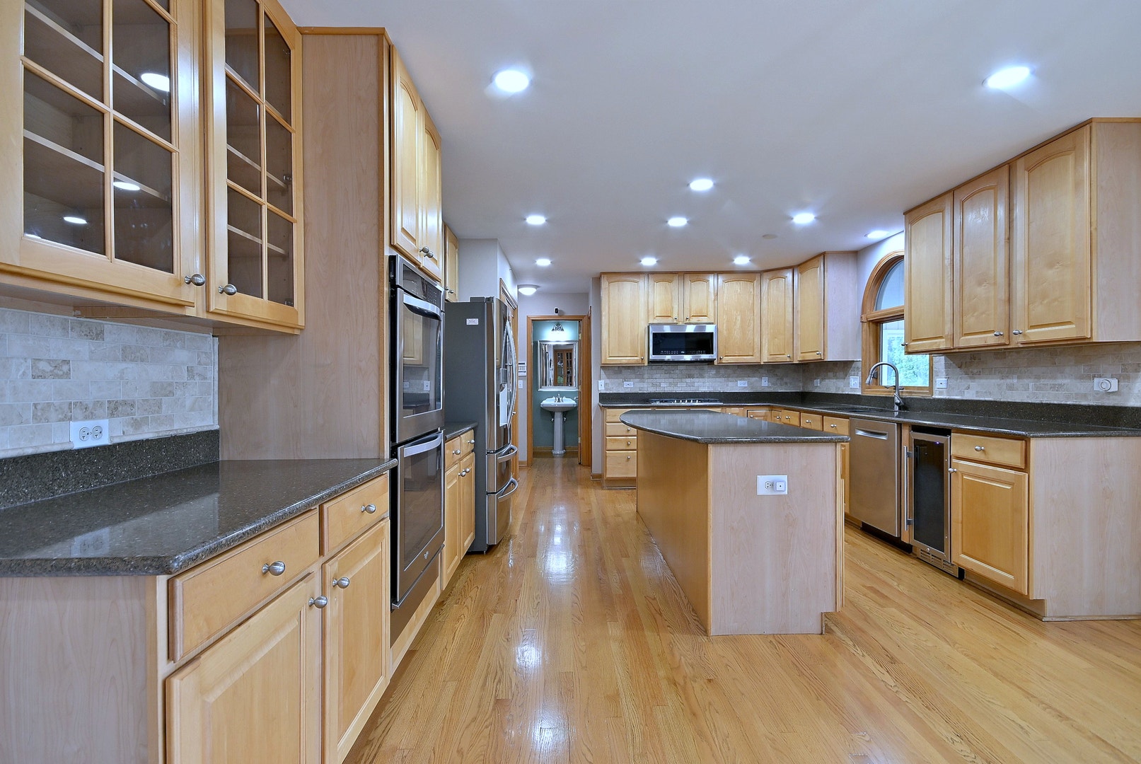 1944 Clyde Drive, Naperville, IL 60565 1944 Clyde Drive, Naperville, IL 60565
