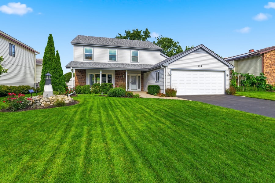 Property photo for 969 E Castlewood Lane, Bartlett, IL