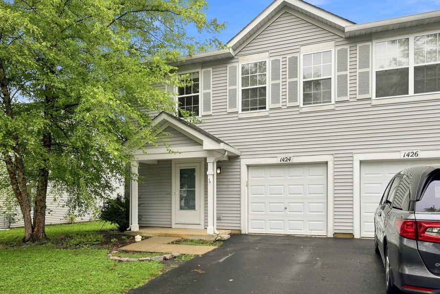 Property photo for 1424 Red Top Lane, Minooka, IL