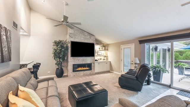 518 Homestead Place, Joliet, IL 60435