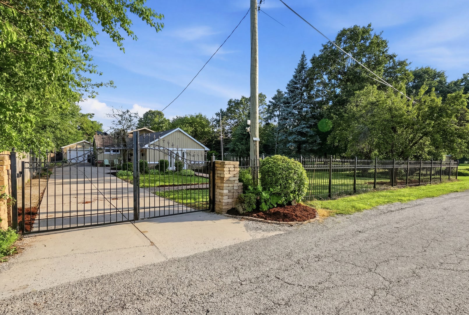 19709 W Schweitzer Road, Joliet, IL 60436 19709 W Schweitzer Road, Joliet, IL 60436