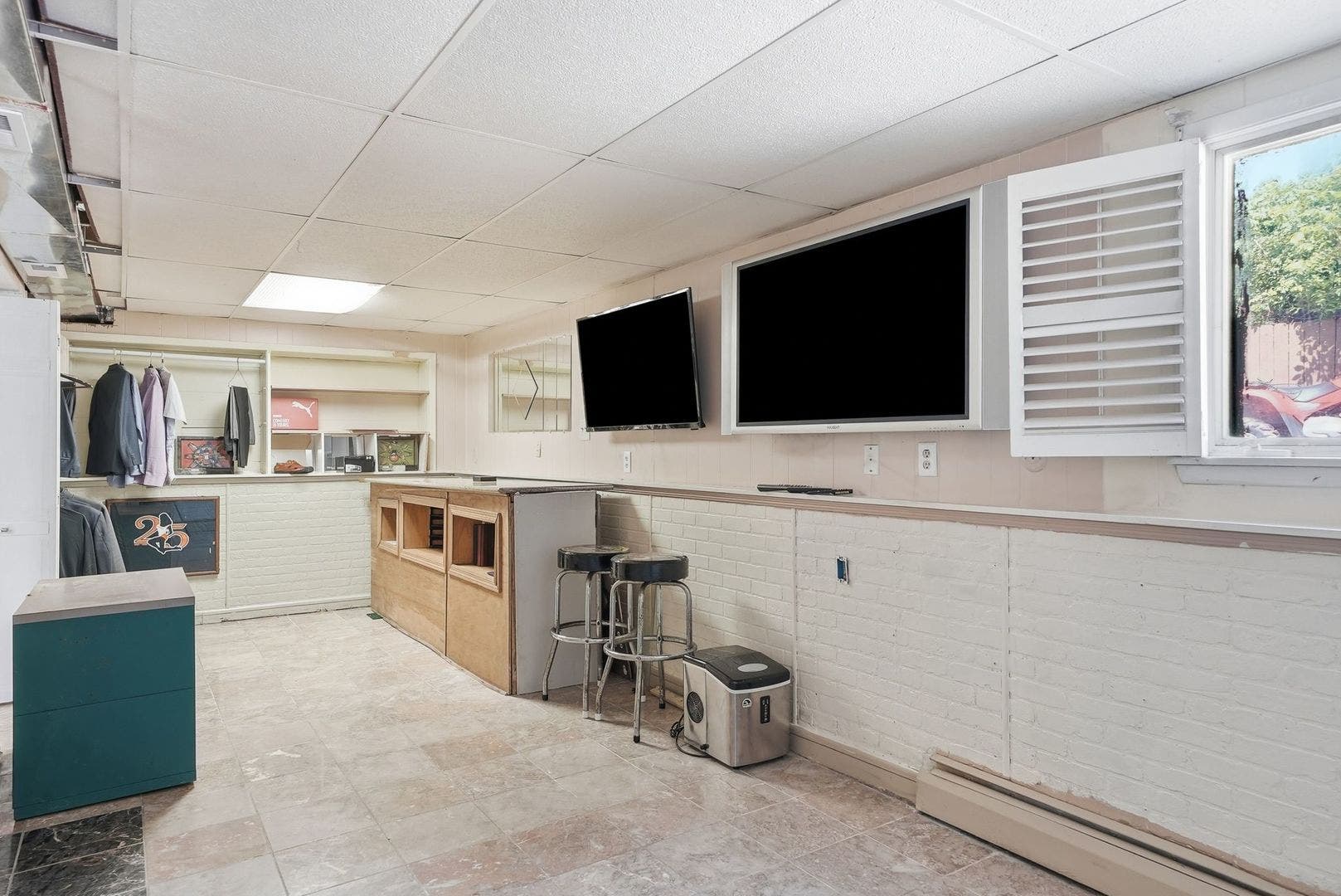 19709 W Schweitzer Road, Joliet, IL 60436 19709 W Schweitzer Road, Joliet, IL 60436