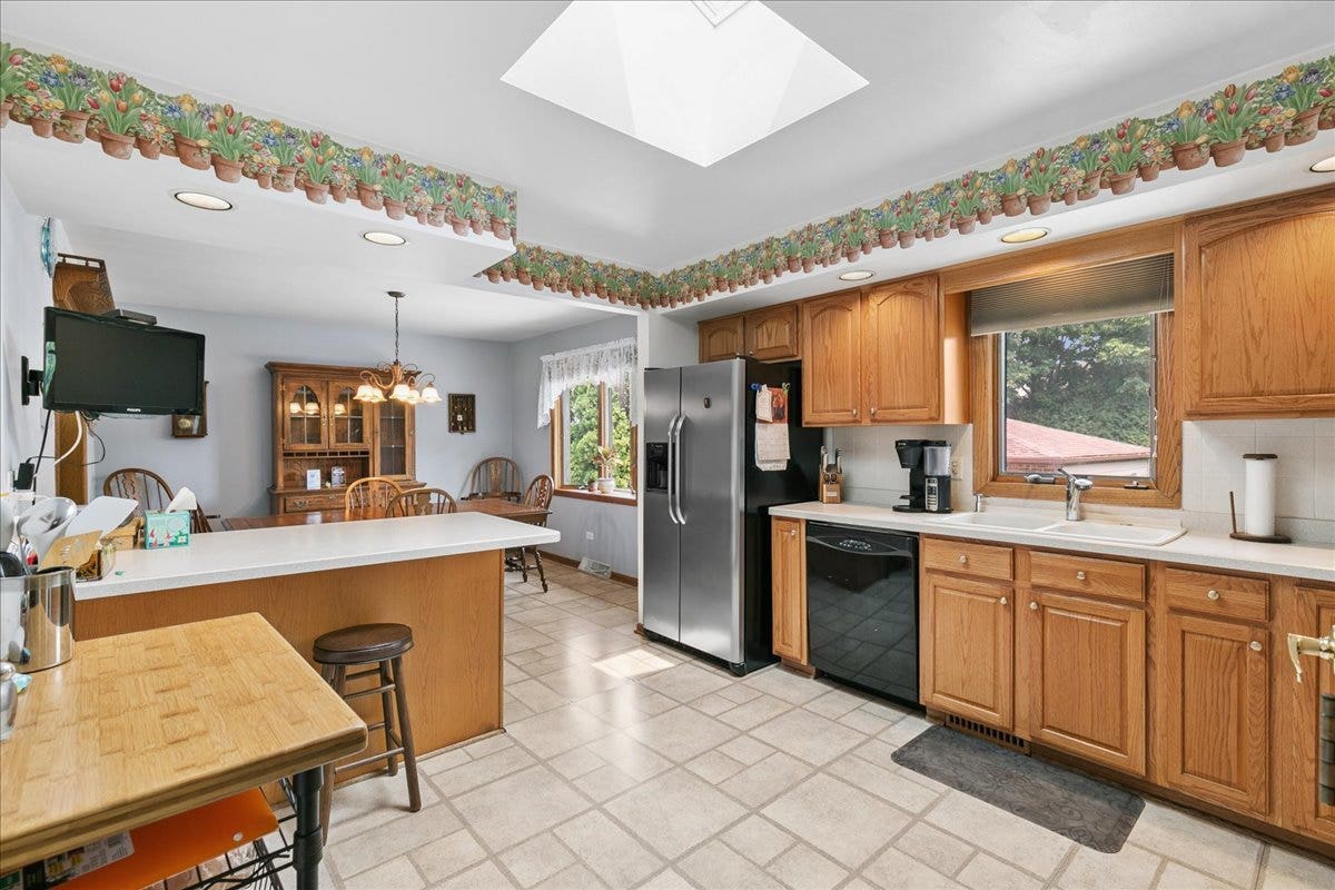14045 Terry Drive, Orland Park, IL 60462 14045 Terry Drive, Orland Park, IL 60462
