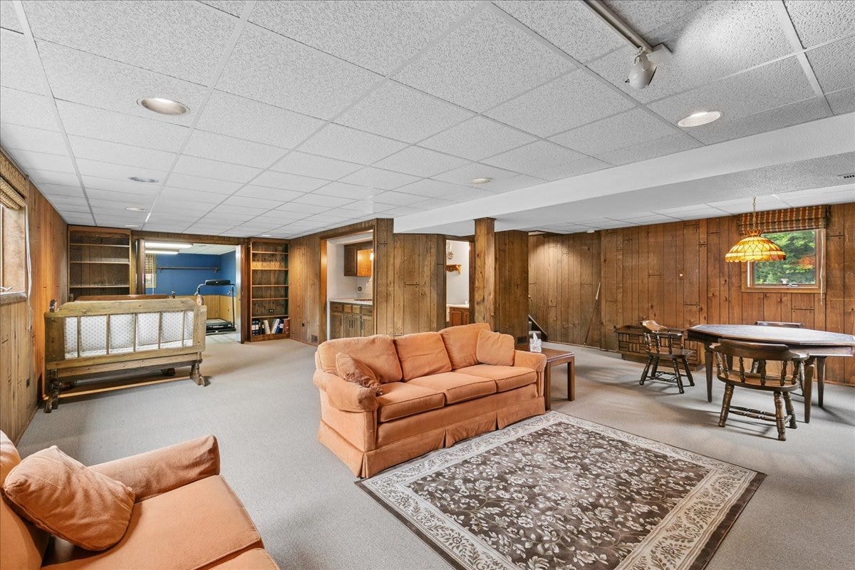14045 Terry Drive, Orland Park, IL 60462 14045 Terry Drive, Orland Park, IL 60462