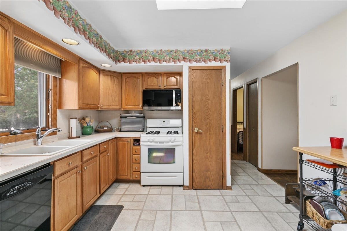 14045 Terry Drive, Orland Park, IL 60462 14045 Terry Drive, Orland Park, IL 60462