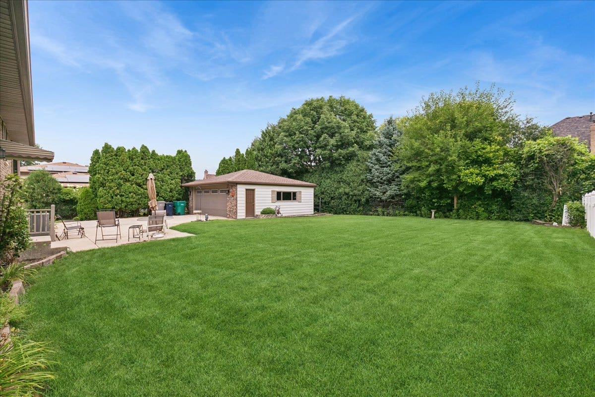 14045 Terry Drive, Orland Park, IL 60462 14045 Terry Drive, Orland Park, IL 60462