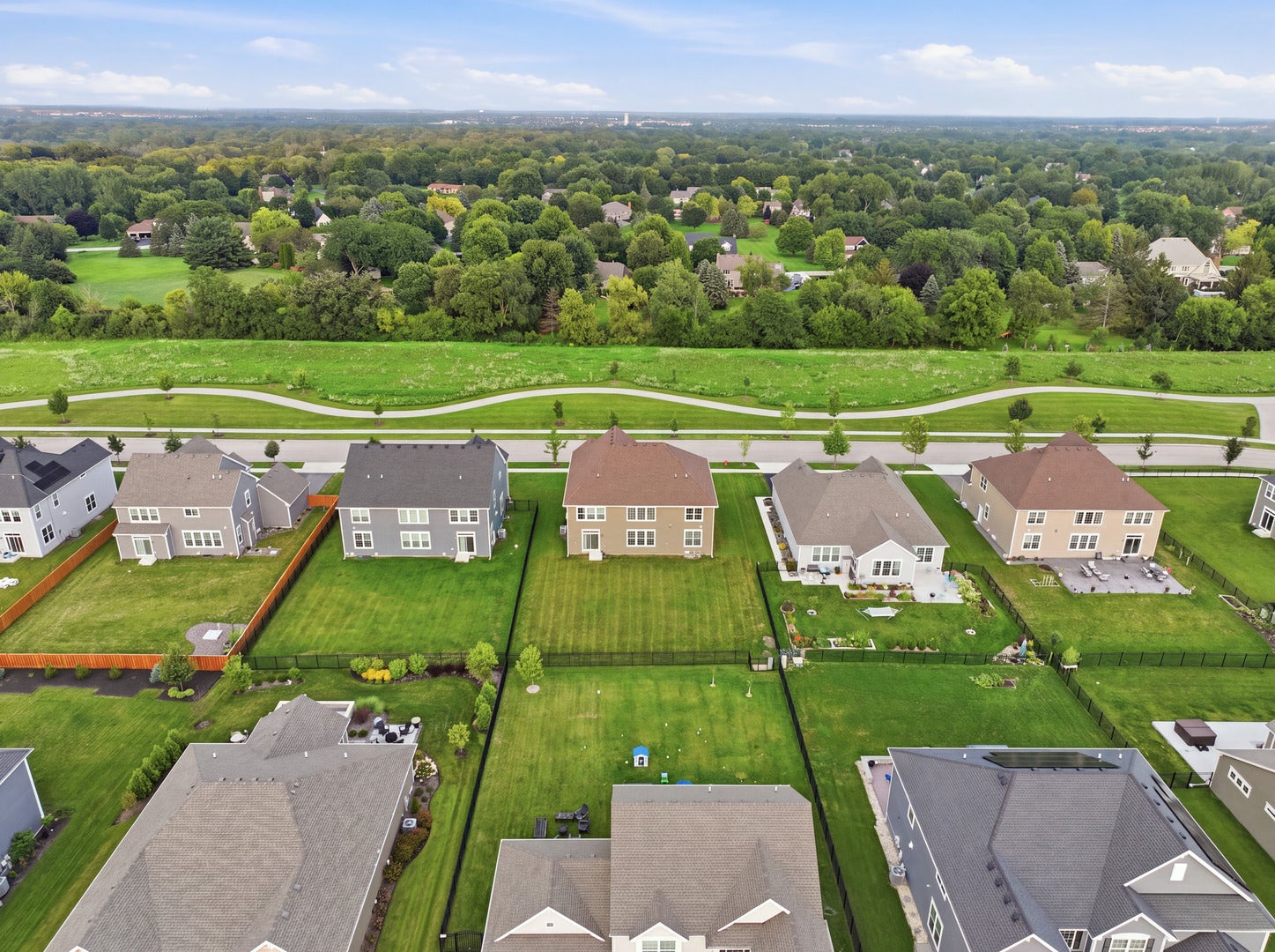 3589 Emerald Road, Elgin, IL 60124 3589 Emerald Road, Elgin, IL 60124