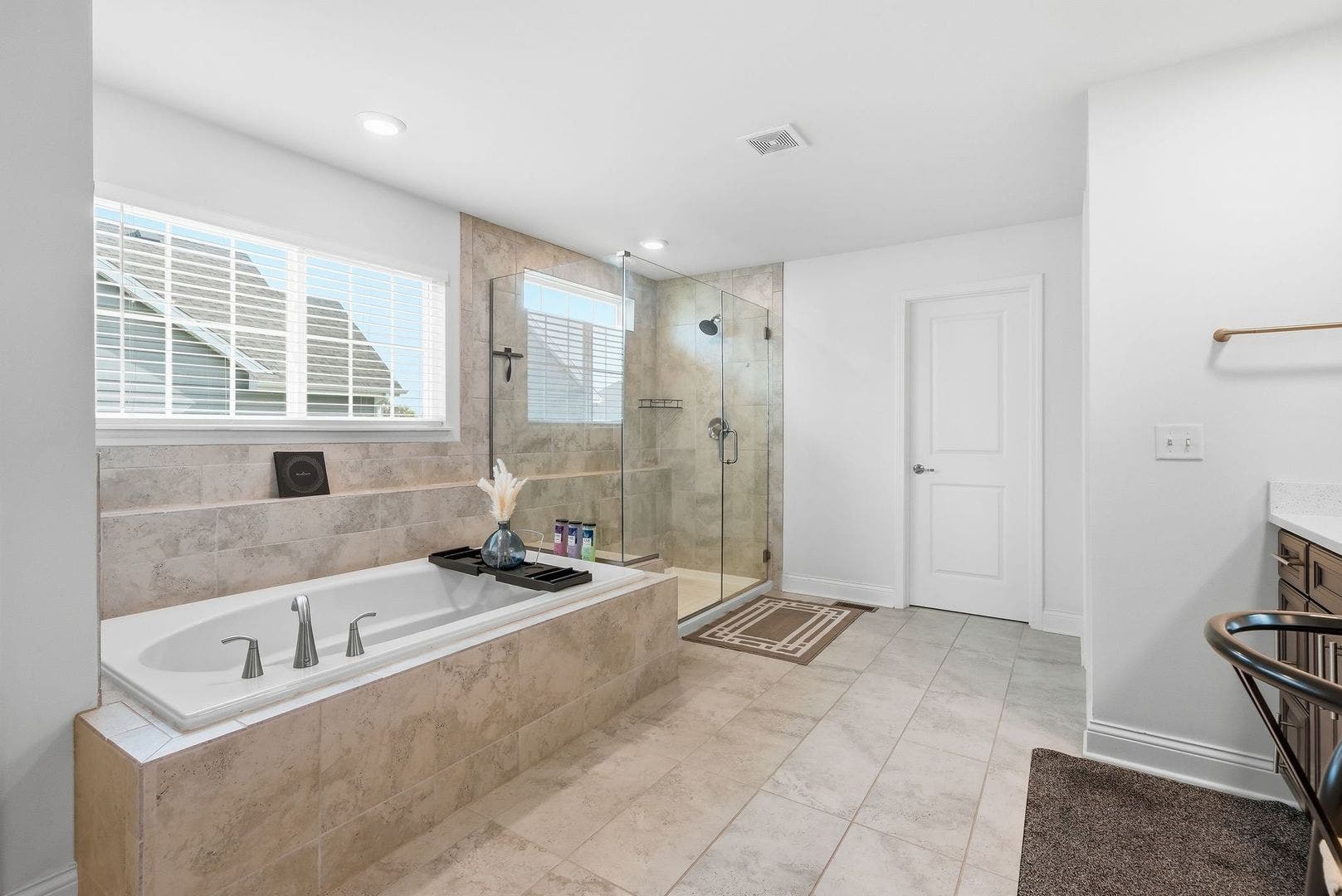 3589 Emerald Road, Elgin, IL 60124 3589 Emerald Road, Elgin, IL 60124