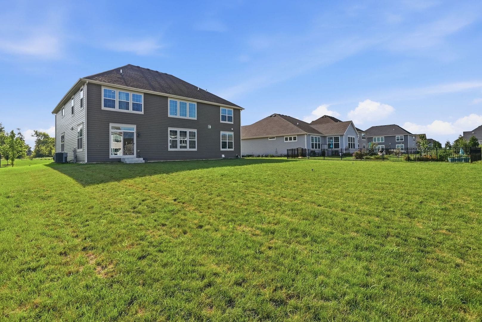 3589 Emerald Road, Elgin, IL 60124 3589 Emerald Road, Elgin, IL 60124