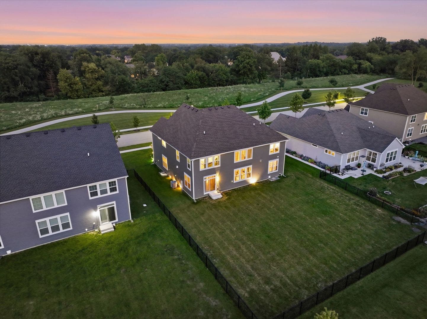 3589 Emerald Road, Elgin, IL 60124 3589 Emerald Road, Elgin, IL 60124