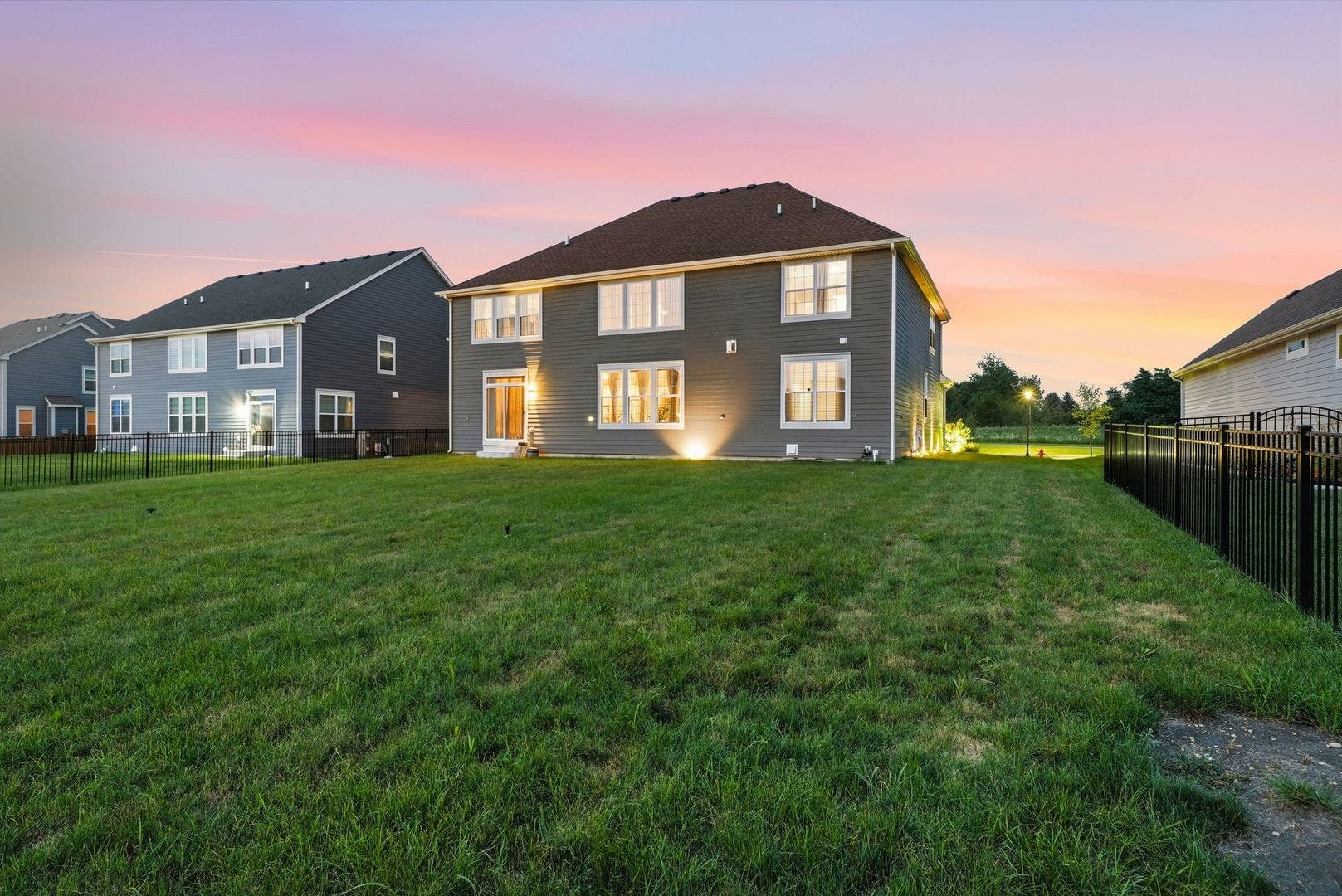 3589 Emerald Road, Elgin, IL 60124 3589 Emerald Road, Elgin, IL 60124
