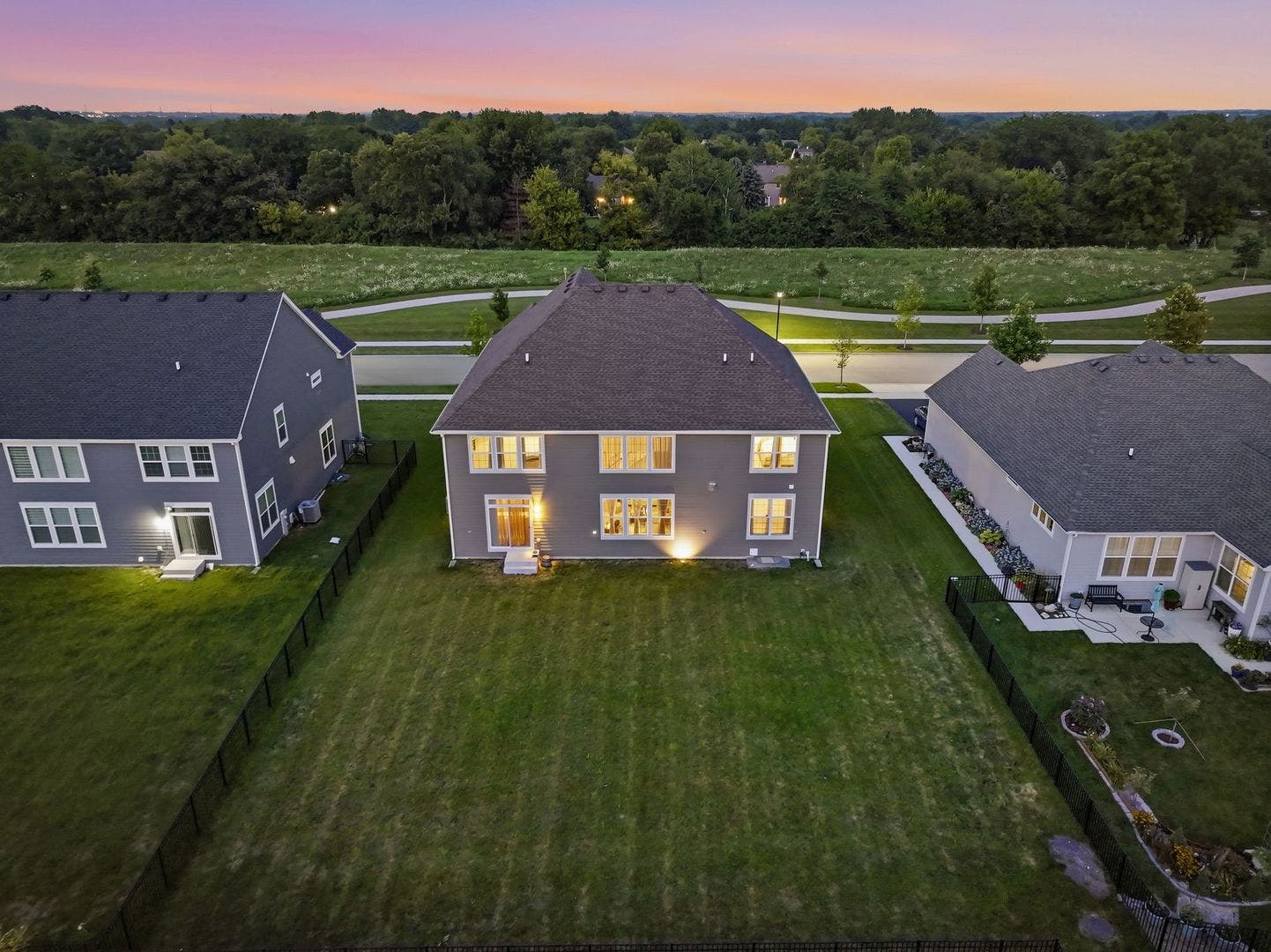 3589 Emerald Road, Elgin, IL 60124 3589 Emerald Road, Elgin, IL 60124