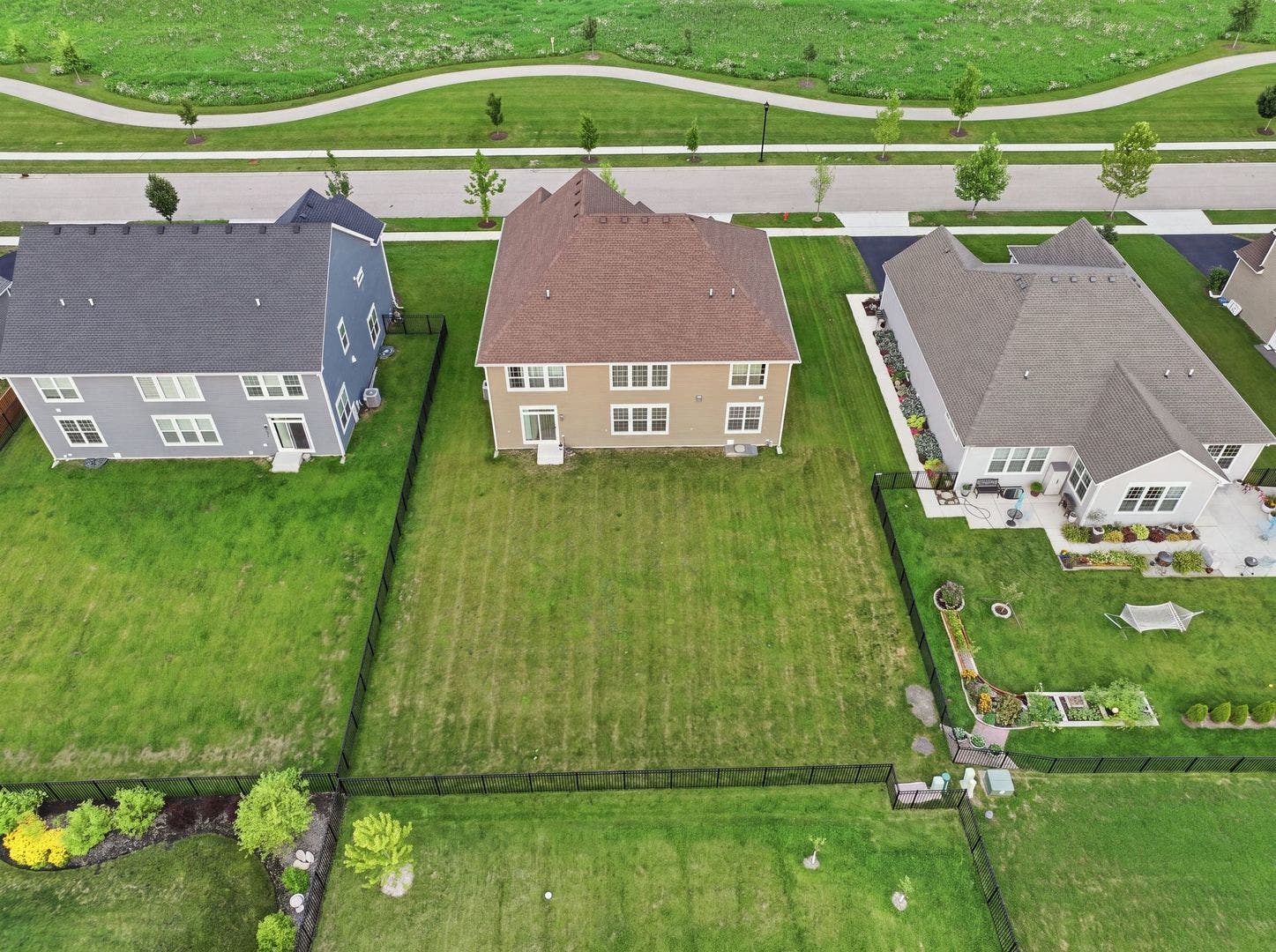 3589 Emerald Road, Elgin, IL 60124 3589 Emerald Road, Elgin, IL 60124