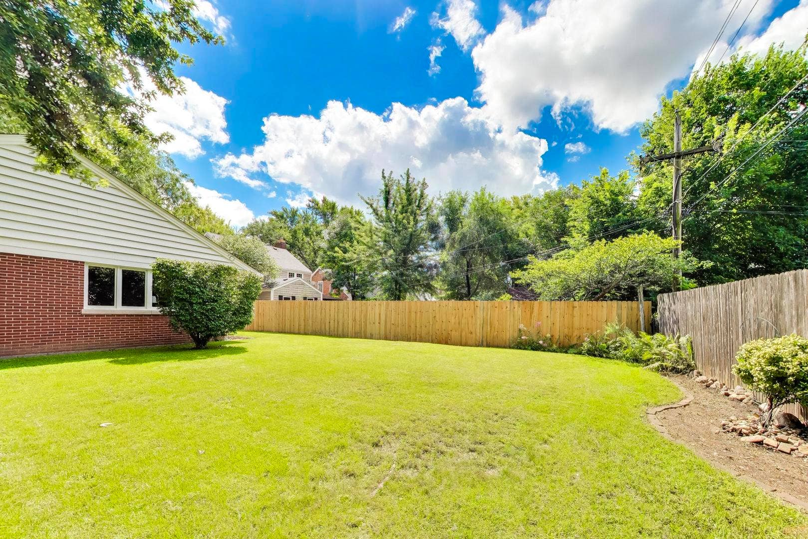 221 Ingleside Avenue, Aurora, IL 60506 221 Ingleside Avenue, Aurora, IL 60506