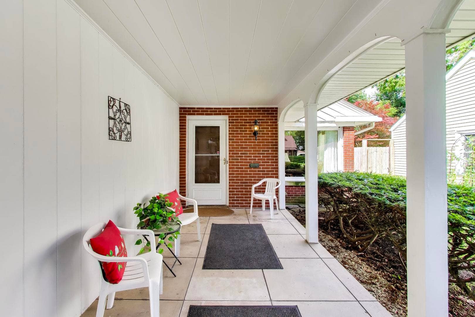 221 Ingleside Avenue, Aurora, IL 60506 221 Ingleside Avenue, Aurora, IL 60506