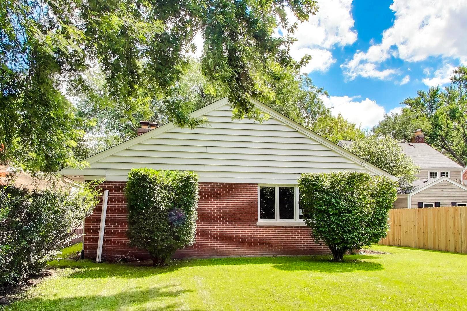 221 Ingleside Avenue, Aurora, IL 60506 221 Ingleside Avenue, Aurora, IL 60506