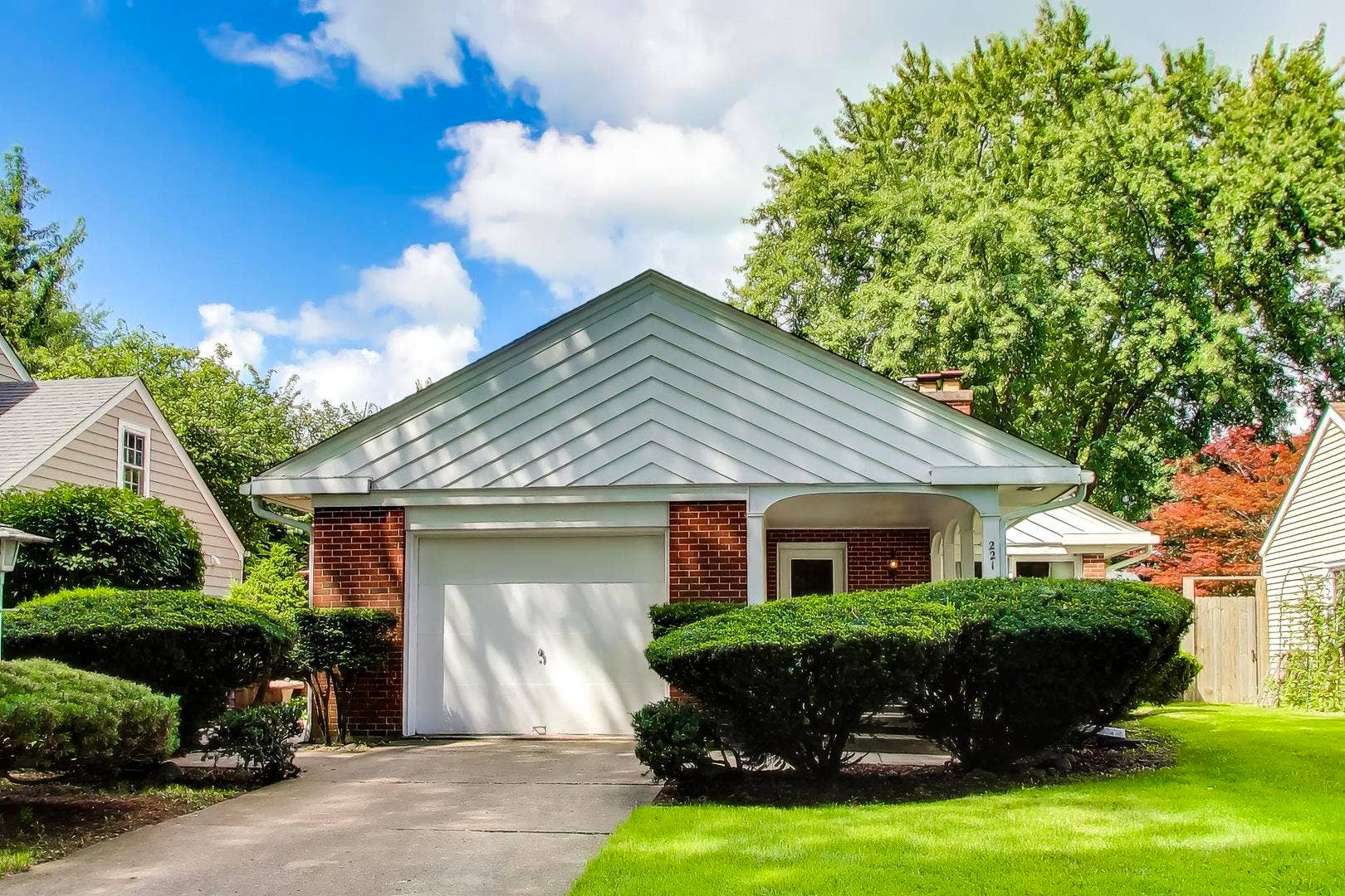 221 Ingleside Avenue, Aurora, IL 60506 221 Ingleside Avenue, Aurora, IL 60506
