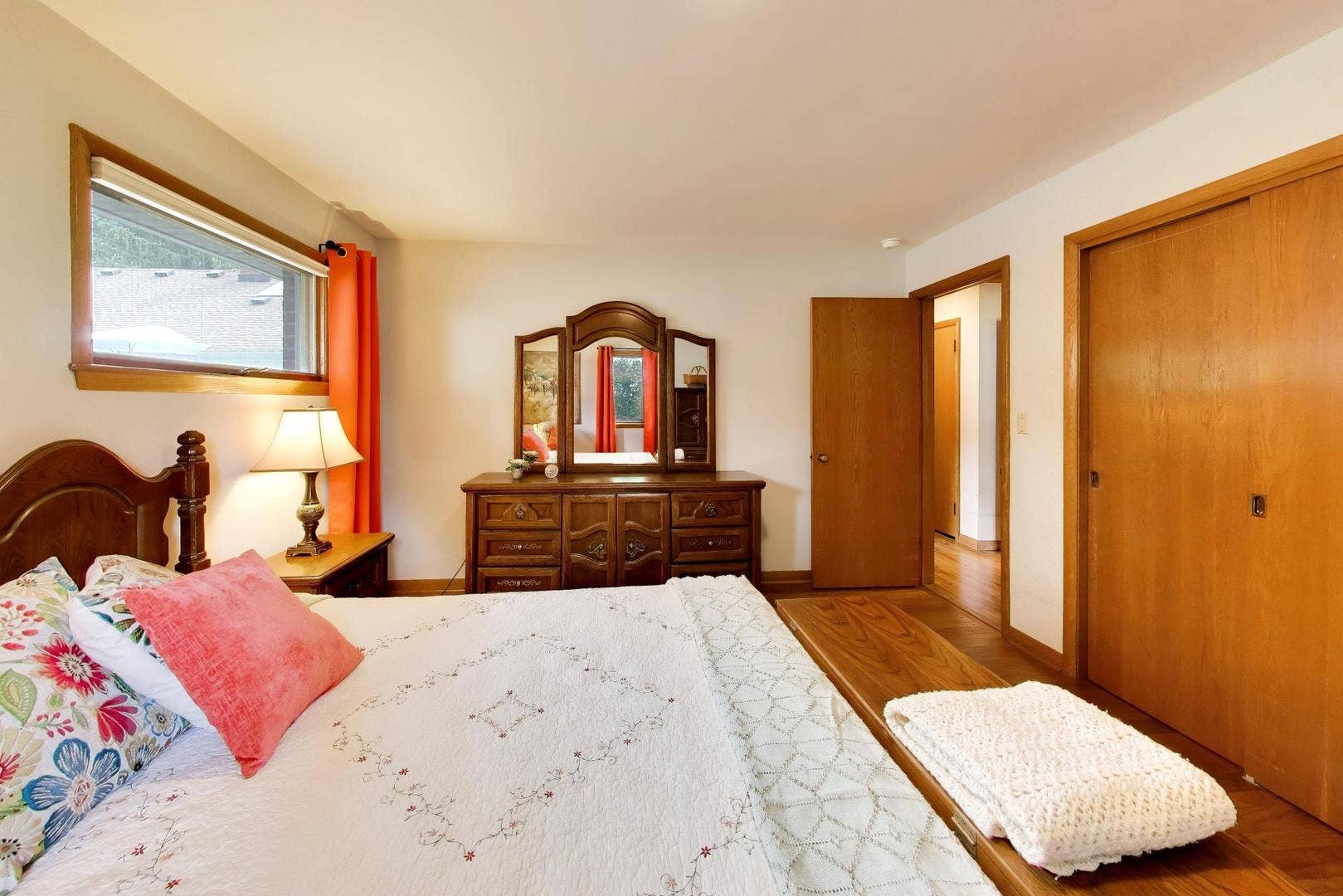 221 Ingleside Avenue, Aurora, IL 60506 221 Ingleside Avenue, Aurora, IL 60506