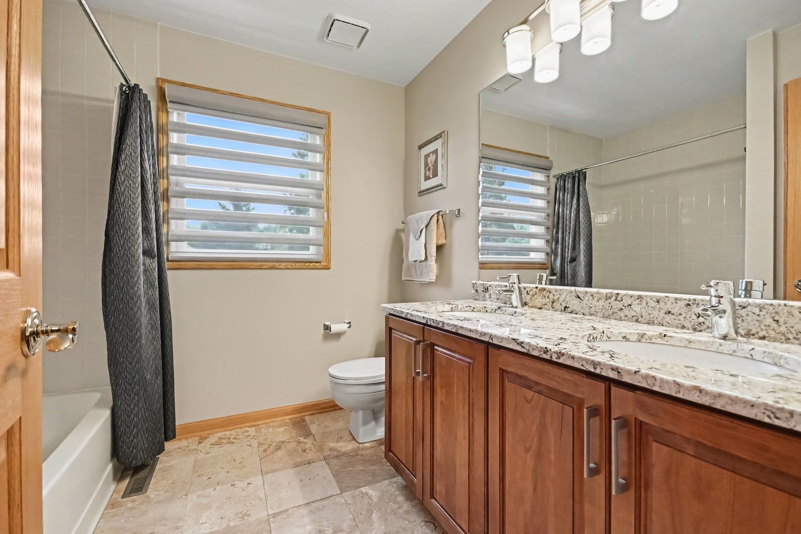 750 Dunham Lane, Bolingbrook, IL 60440 750 Dunham Lane, Bolingbrook, IL 60440