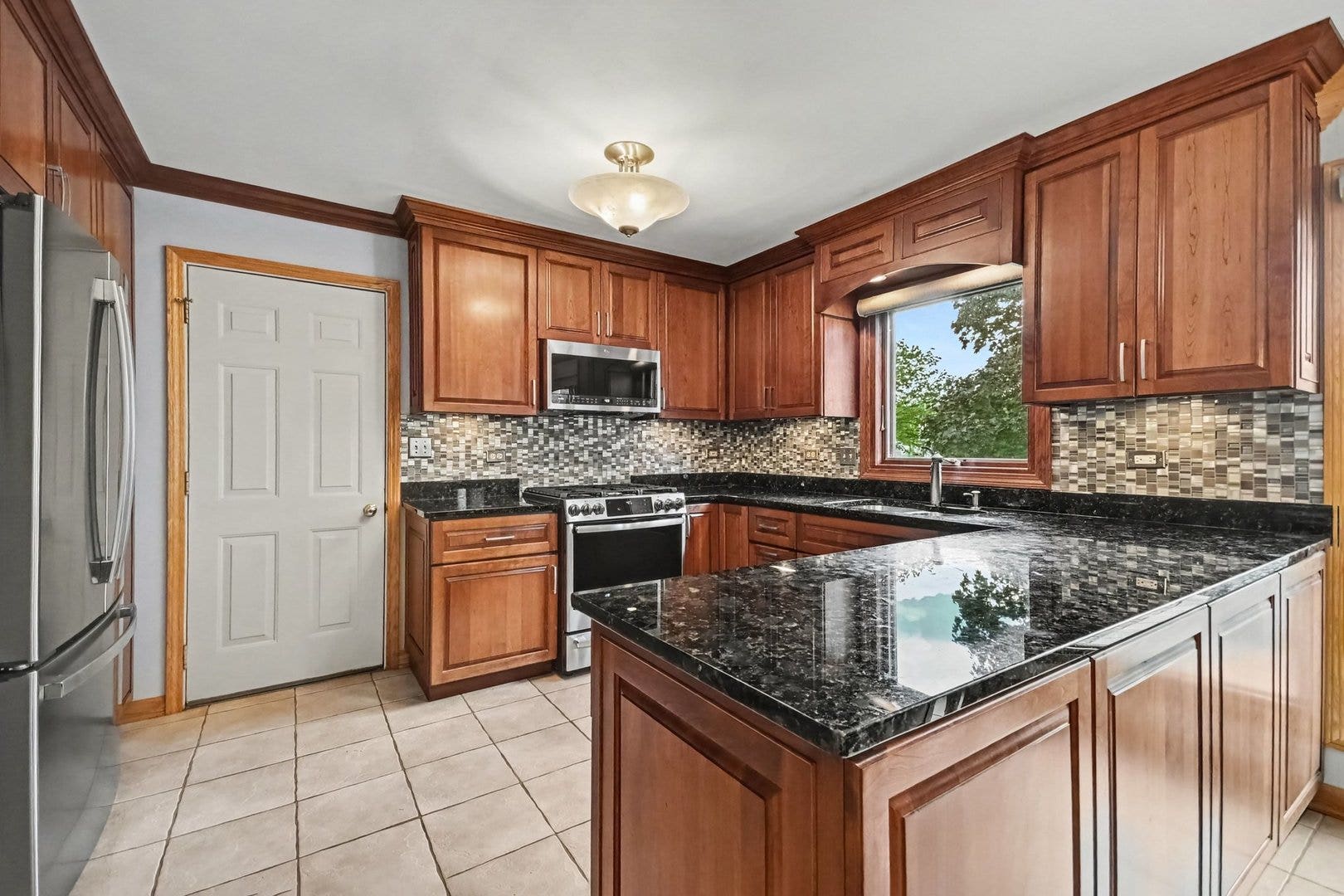 750 Dunham Lane, Bolingbrook, IL 60440 750 Dunham Lane, Bolingbrook, IL 60440