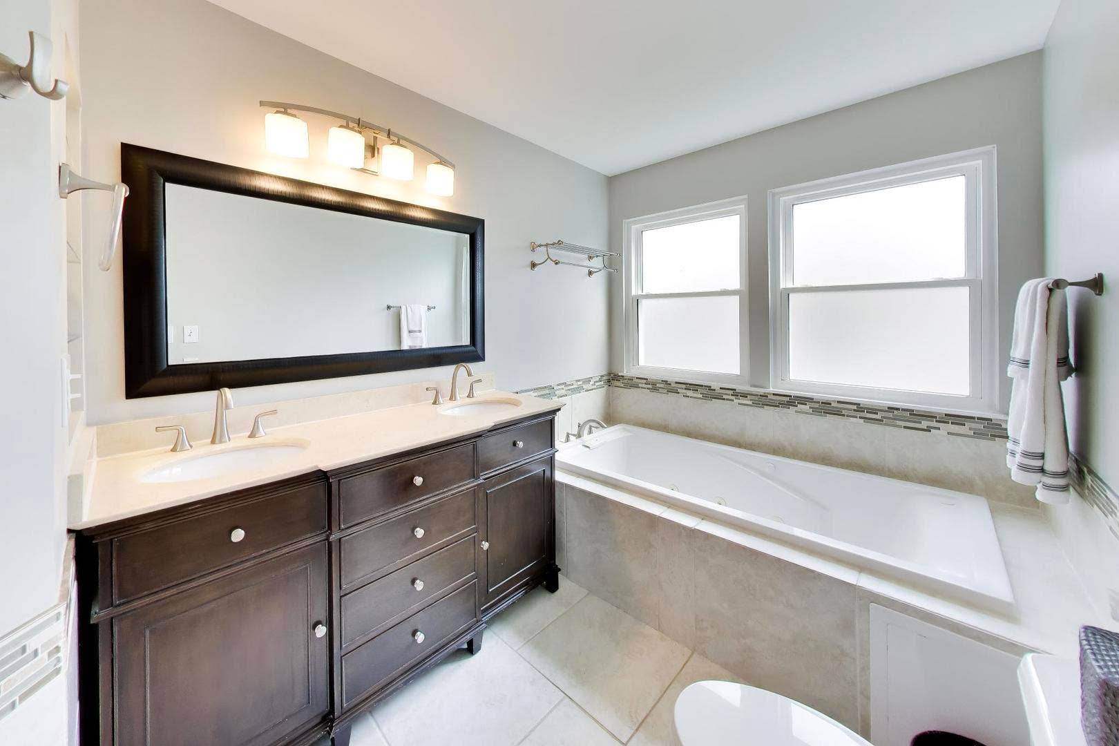 3560 Gatewood Lane, Aurora, IL 60504 3560 Gatewood Lane, Aurora, IL 60504