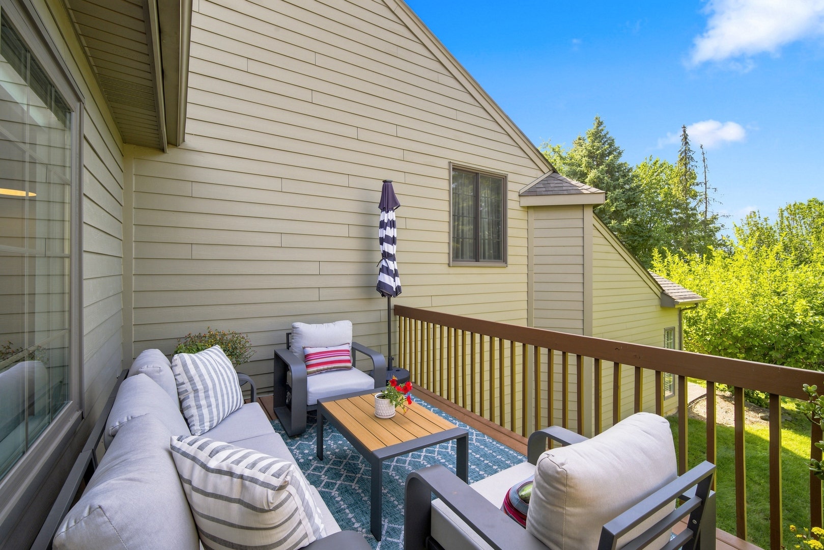2017 Jeffrey Lane, #2017, Elgin, IL 60123 2017 Jeffrey Lane, #2017, Elgin, IL 60123