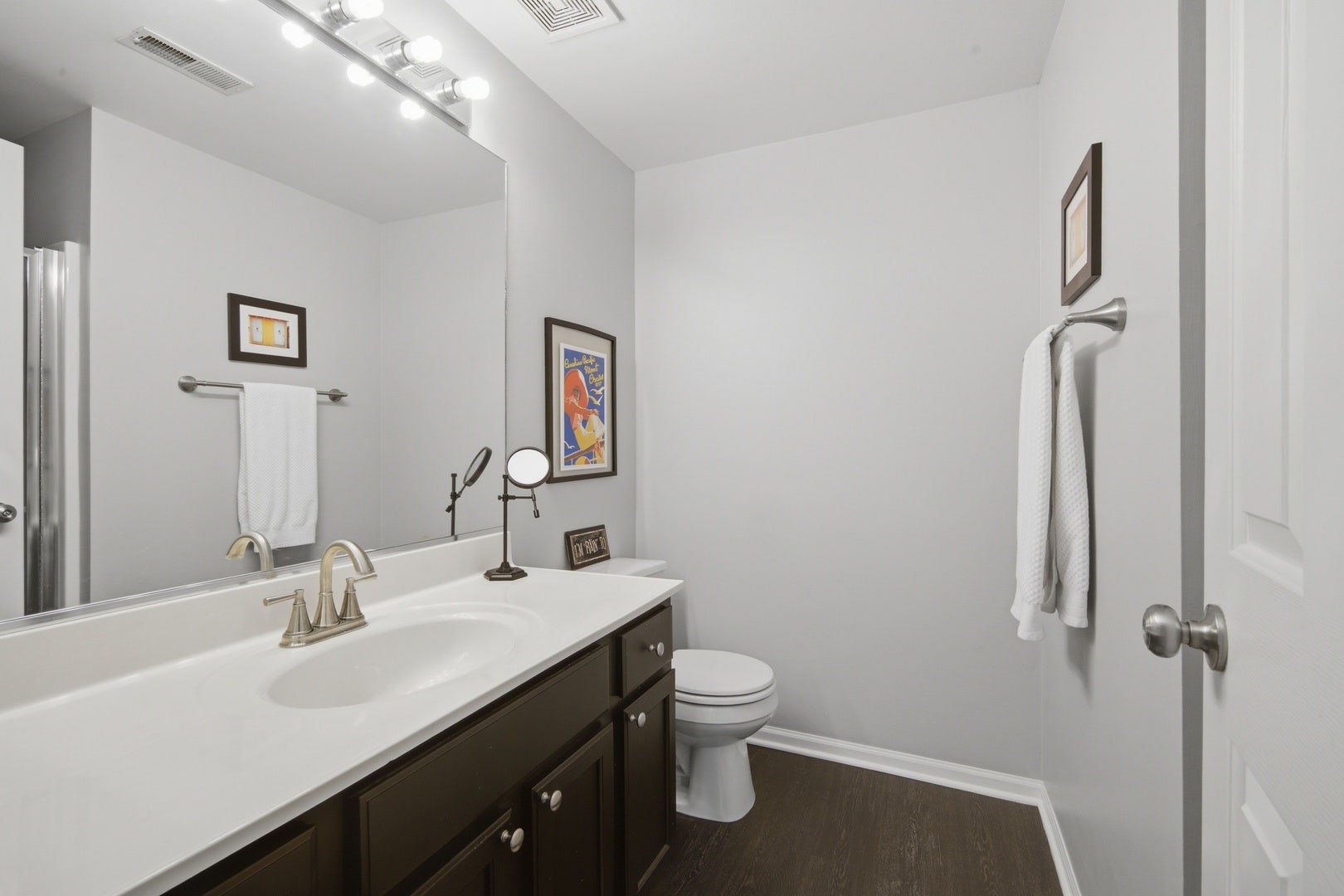 2017 Jeffrey Lane, #2017, Elgin, IL 60123 2017 Jeffrey Lane, #2017, Elgin, IL 60123